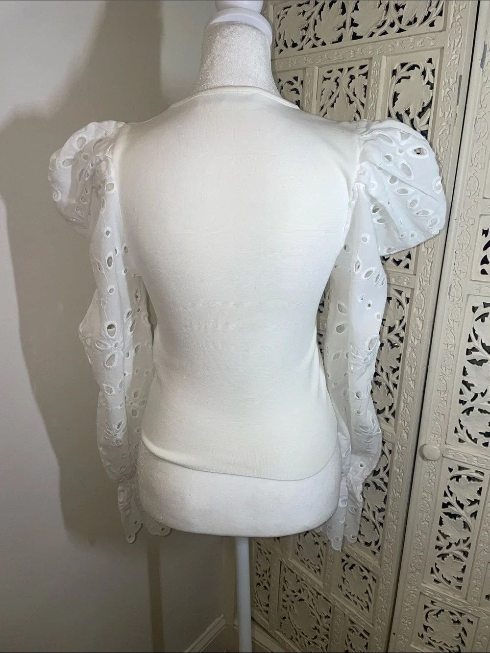 Zara White Eyelet Puff-Sleeve Top with Scalloped Cuffs